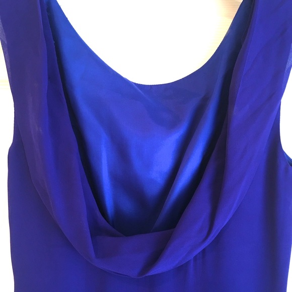 Elegant Evening Gown - Picture 2 of 5